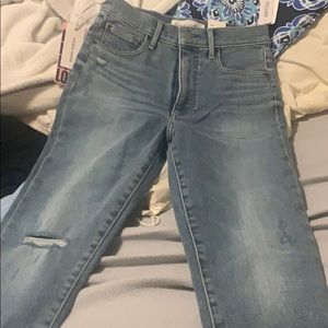 Aritzia denim forum Lola high rise crop 27